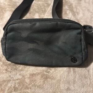 NEW Lululemon Camouflage Belt Bag
